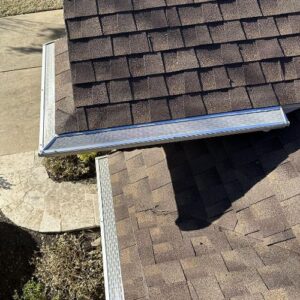 the-most-noticeable-in-the-view-is-the-clean-gutter-of-the-roof